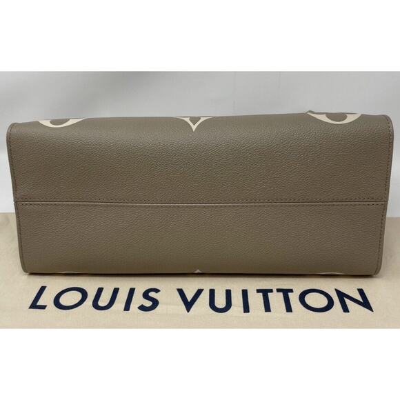 Louis Vuitton OnTheGo Tote MM Gray Turtle dove Empreinte Leather - Picture 10 of 13
